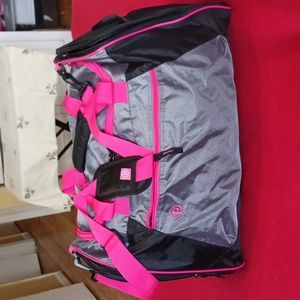 OP GORGEOUS PEWTER GREY AND PINK TRAVEL BAG CROSSBODY, LIKE NEW